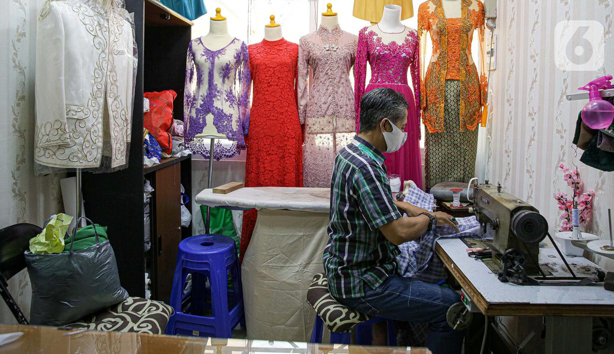 Khasib Jahit Baju: Menjahit Tradisi, Menghiasi Hari Sehari-hari di Cilacap